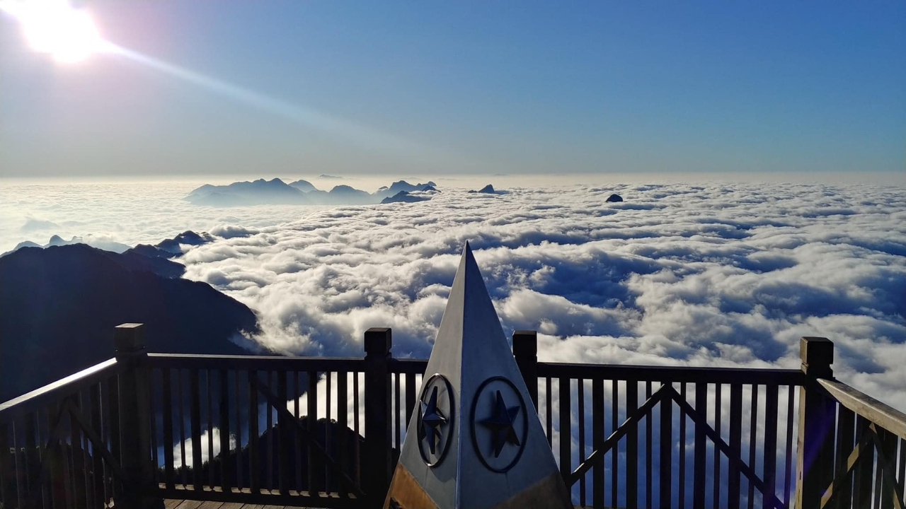 Mount Fansipan 2 Days Trek — summit view on the Roof of Indochina, 3,143m, Sapa Vietnam