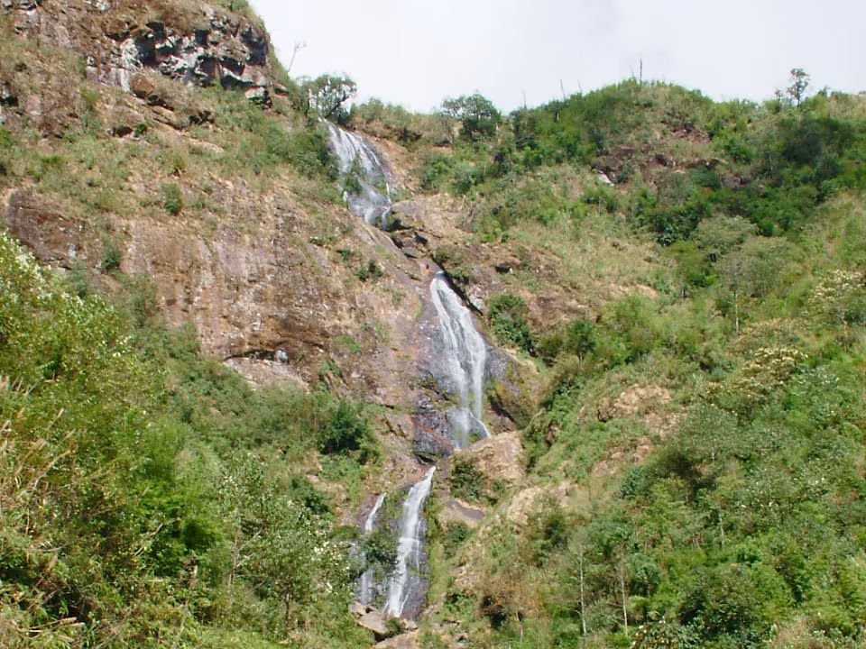 The upper, thinner tiers of Silver Waterfall seen from the trail above, Sapa