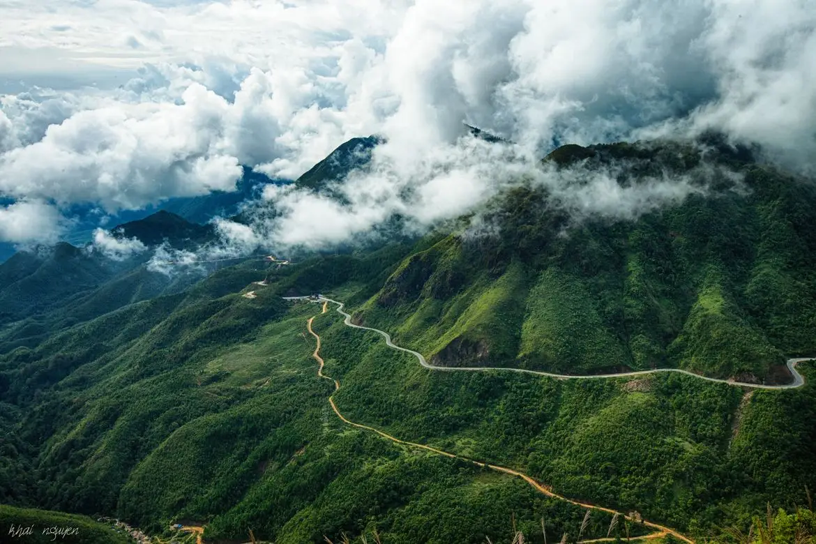 The winding O Quy Ho Pass (Tram Ton Pass) road above the clouds near Sapa, Vietnam