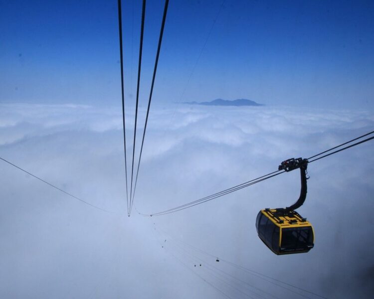 Fansipan Cable Car Go Deep In The Cloudy