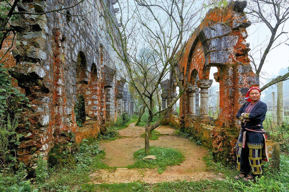 Ta Phin Ancient Monastery