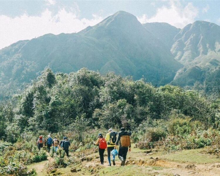 To Trek Fansipan In The Dry Season