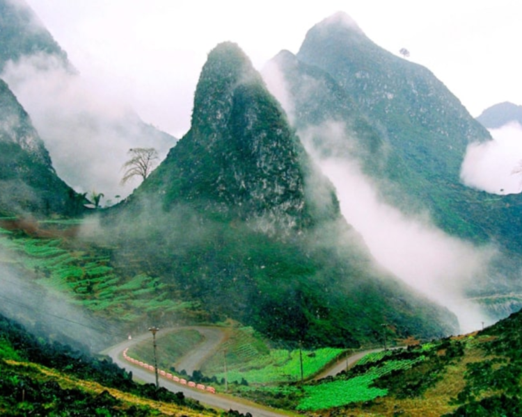 TOP 4 BEST BUS FROM SAPA TO HA GIANG (Best Pick)