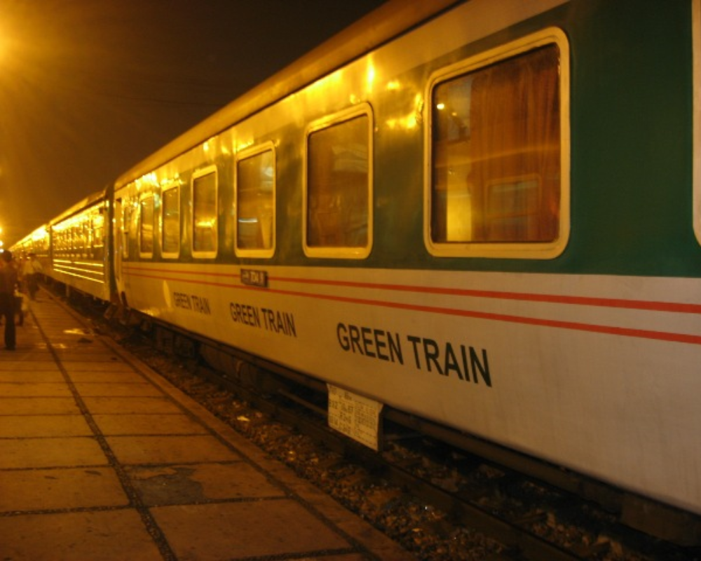 Green Train From Hanoi To Sapa