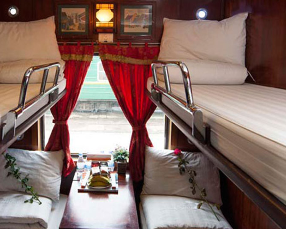 Orient Express Train Sapa. Orient Express Train to Lao Cai Sapa