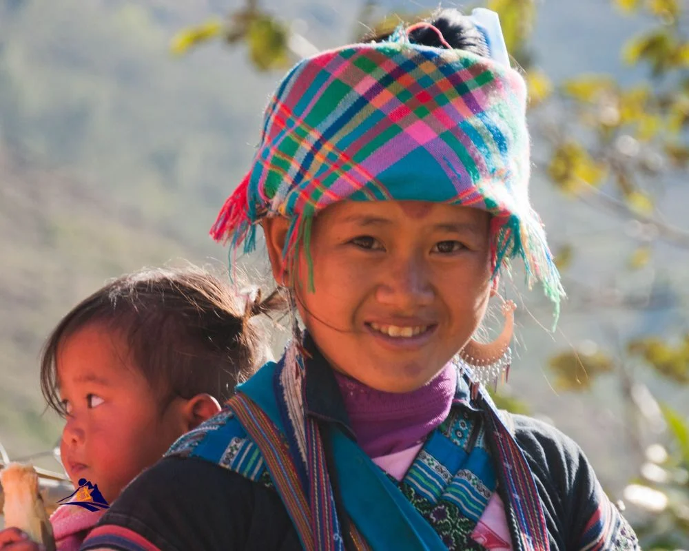 Sapa girl in the tradition cloth