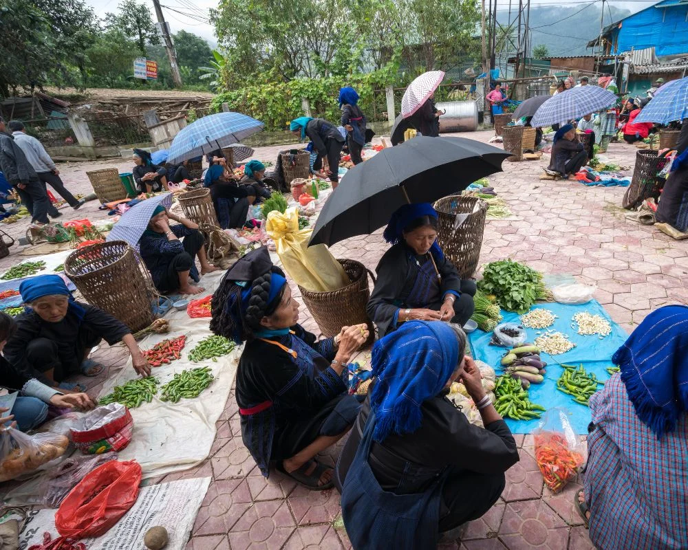 Ta Phin Cultural Center Market