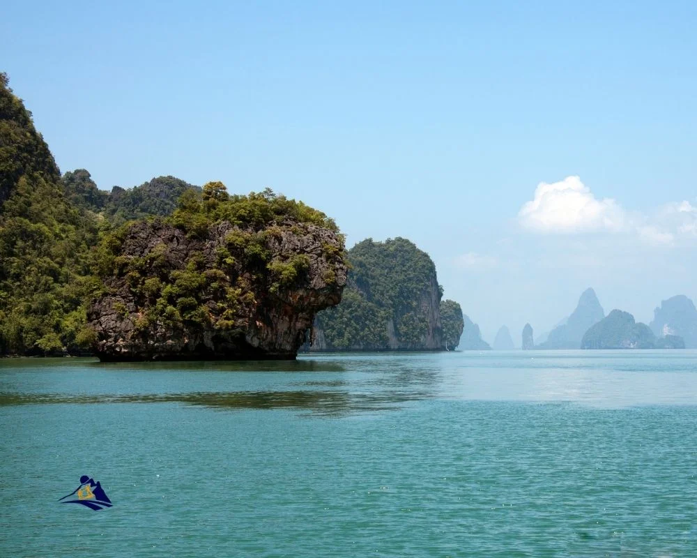 Explore The Enchanting Ha Long Bay Island With Us!